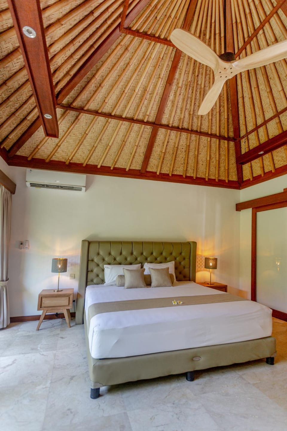 Balidroomvilla Sanur - Full Serviced - Beachside Villa in Denpasar