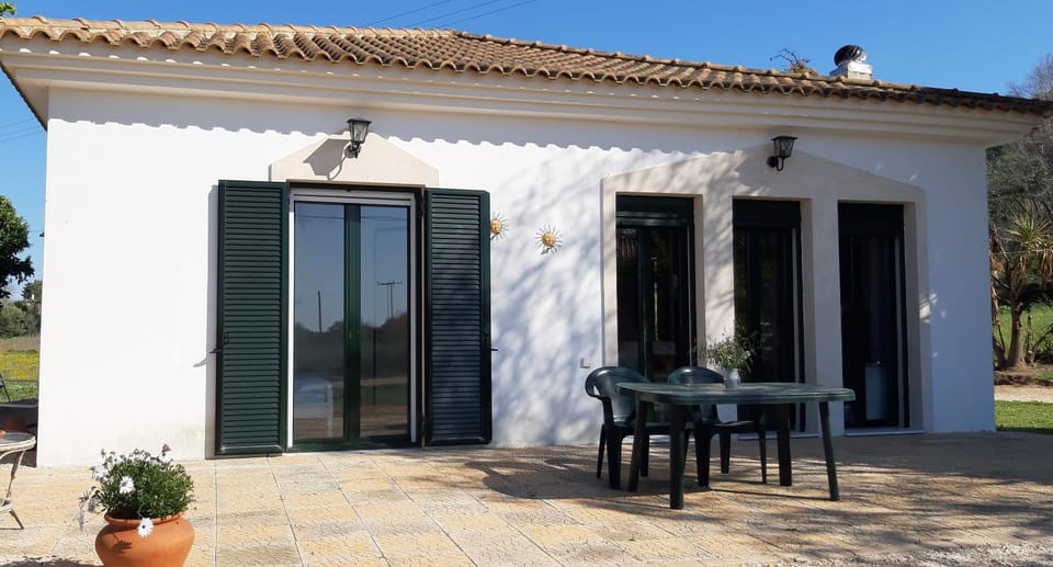 Property building, Patio, Facade/entrance