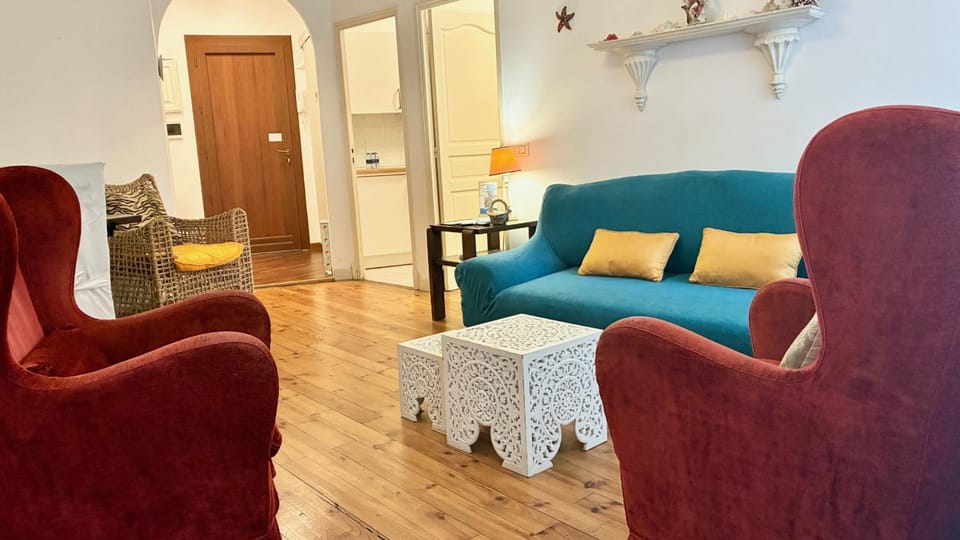 Communal lounge/ TV room, Living room