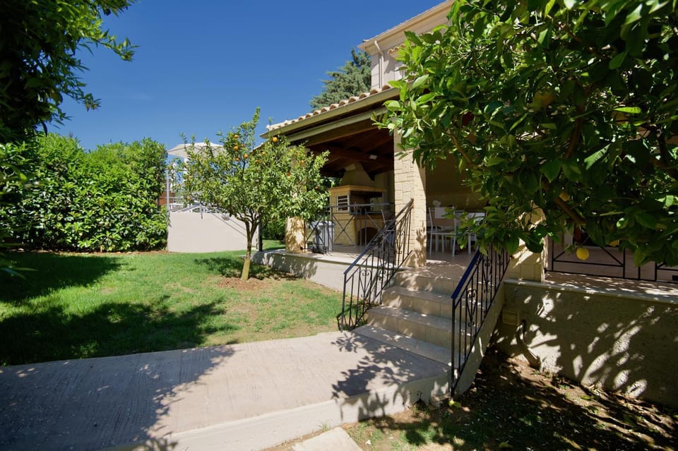 Facade/entrance, Garden, Garden view