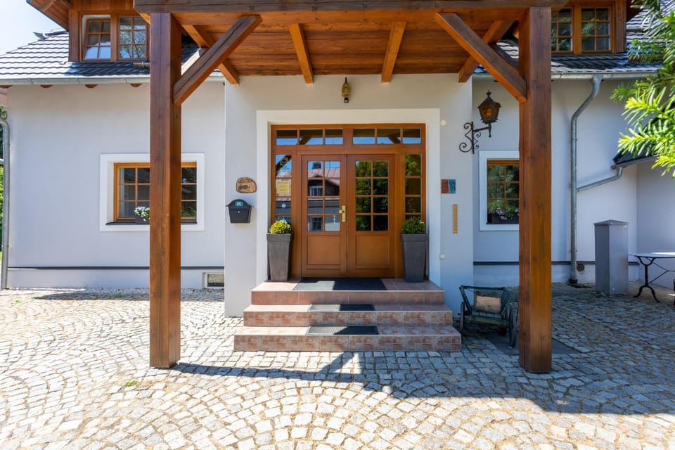 Property building, Facade/entrance