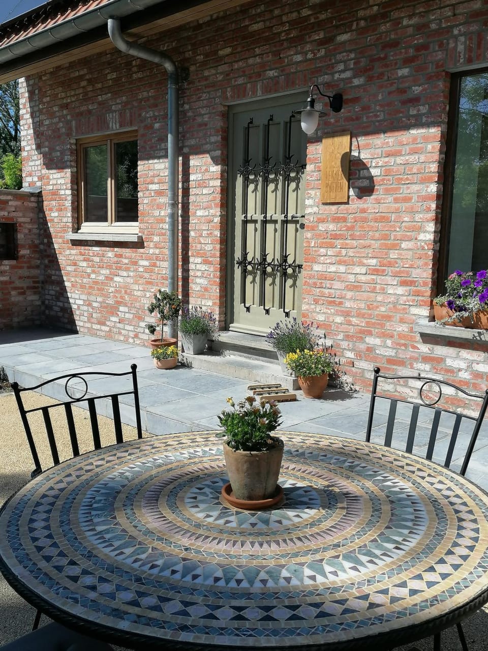 Patio, Day, Garden, Dining area, Garden view