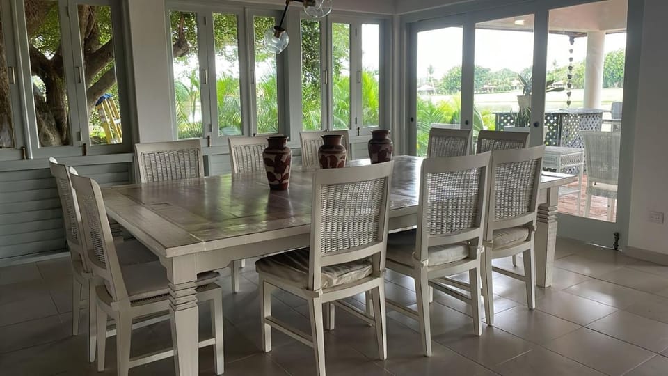 Los Lagos 19 - Sleeps 10 - Butler - Pool Hot Tub Villa in La Romana