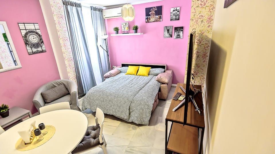 Bed, Living room, Dining area