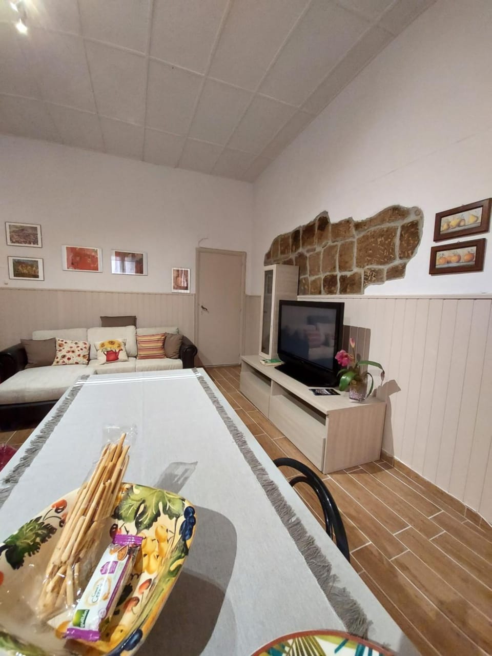 Communal lounge/ TV room, Living room, Dining area