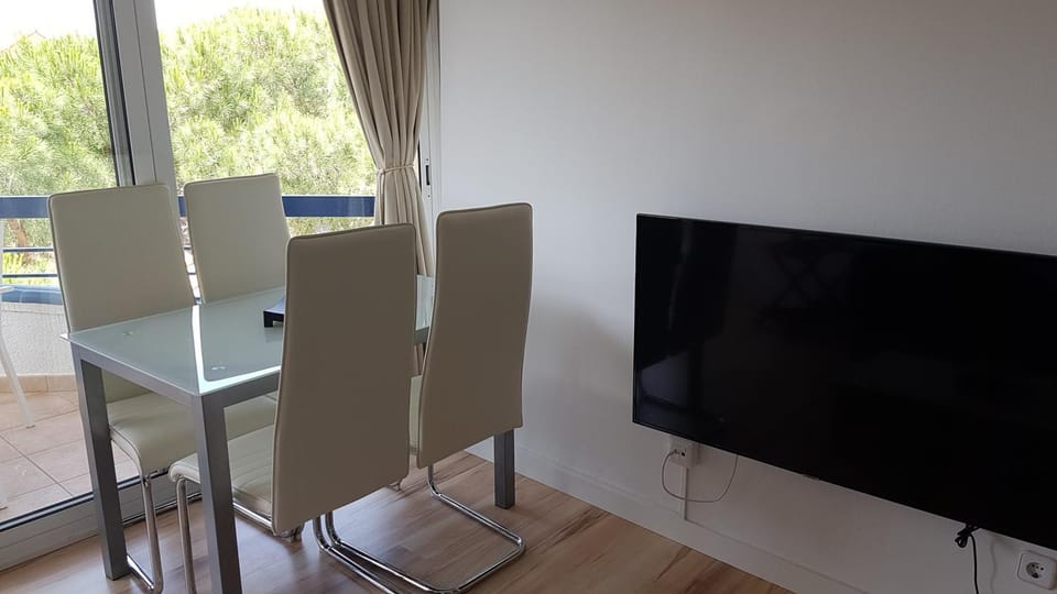 TV and multimedia, Living room, Dining area