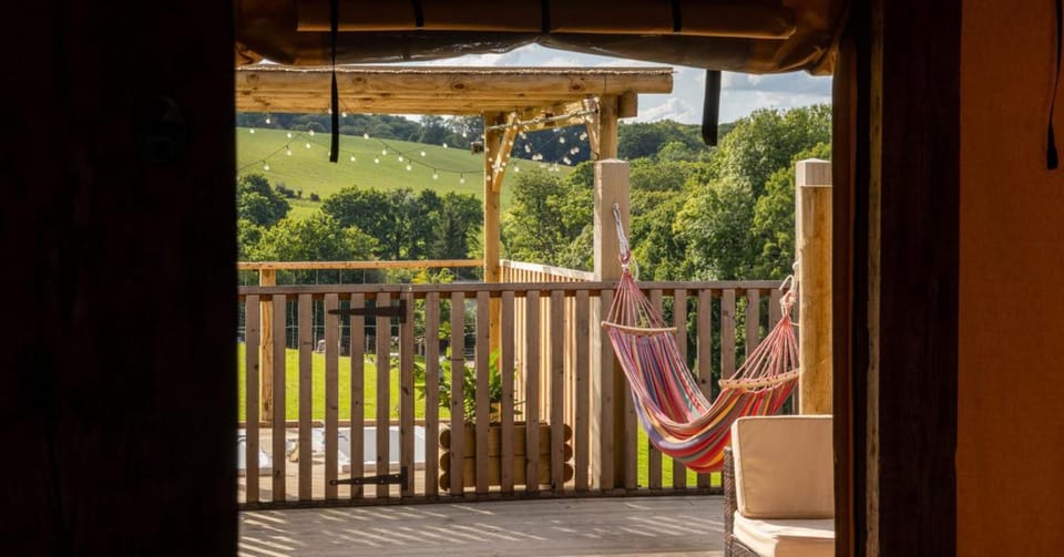 Luxury Safari Lodge-Sleeps 4 6-Deer Park-Dogs Ok House in Mid Devon District