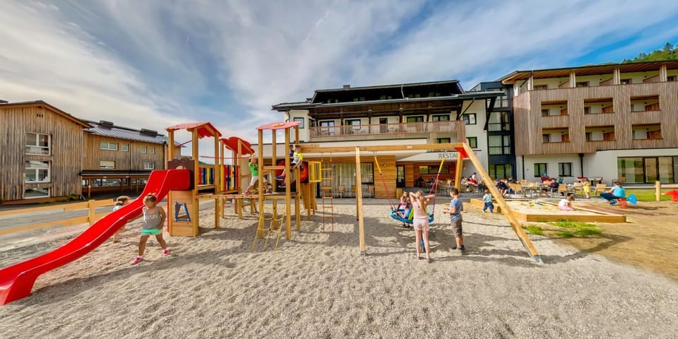 Property building, Activities, Summer, On site, Area and facilities, Family