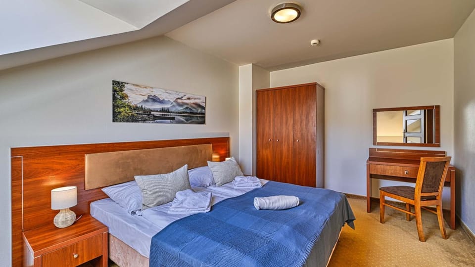 Bed, Bedroom, wardrobe