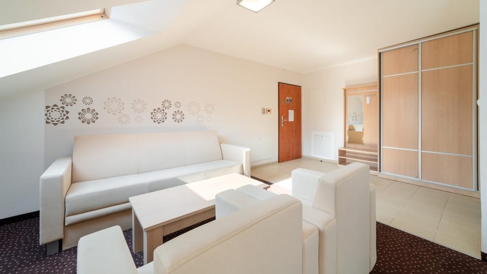 Seating area, wardrobe