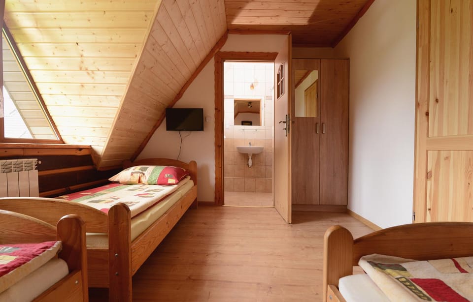 Pensjonat Lesniczówka bieszczady solina polańczyk Bed and Breakfast in Slovakia