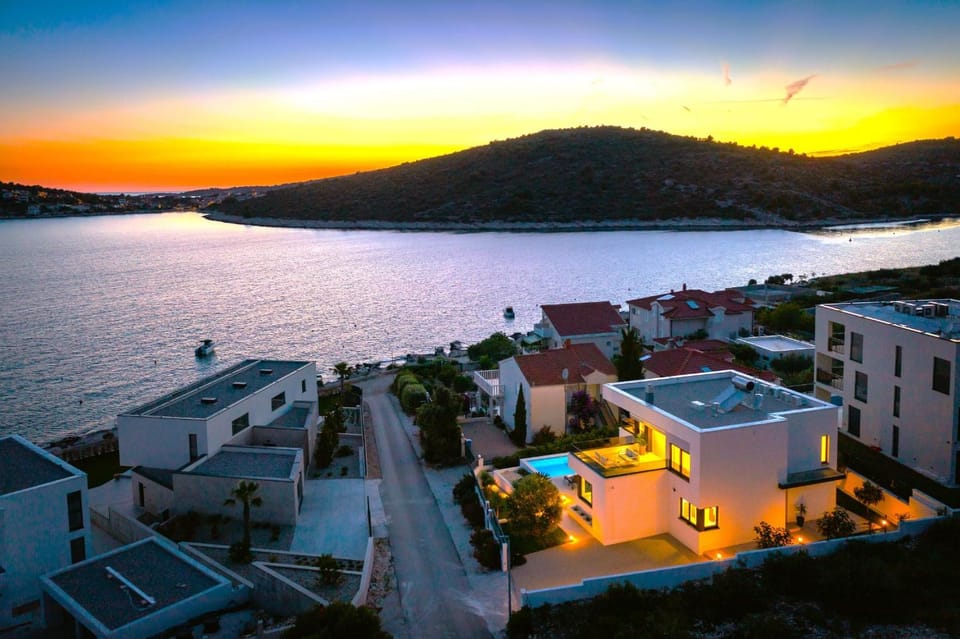 Property building, Neighbourhood, Sea view, Sunset