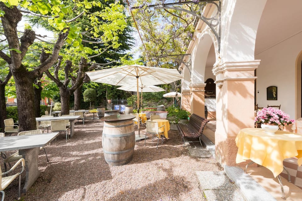 Patio, Garden, Banquet/Function facilities