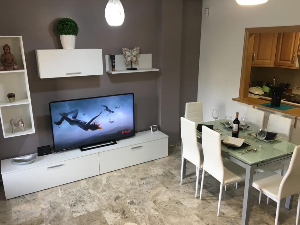 Communal lounge/ TV room