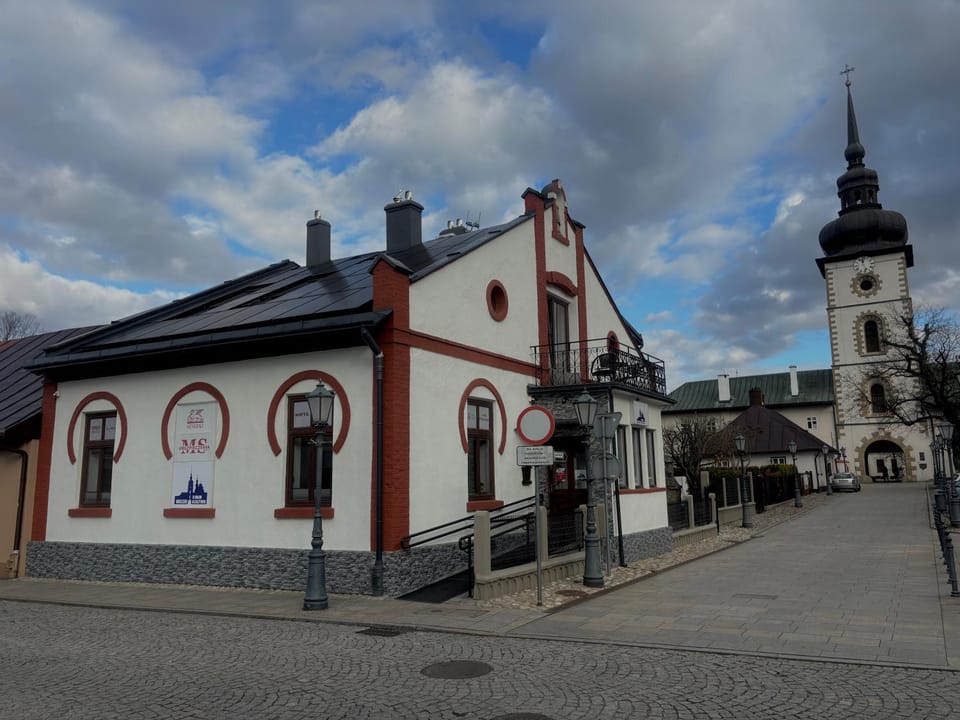 Property building, Day, Neighbourhood, City view, Landmark view, Street view, Location