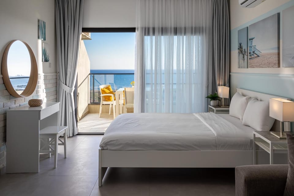 Bed, Bedroom, Sea view