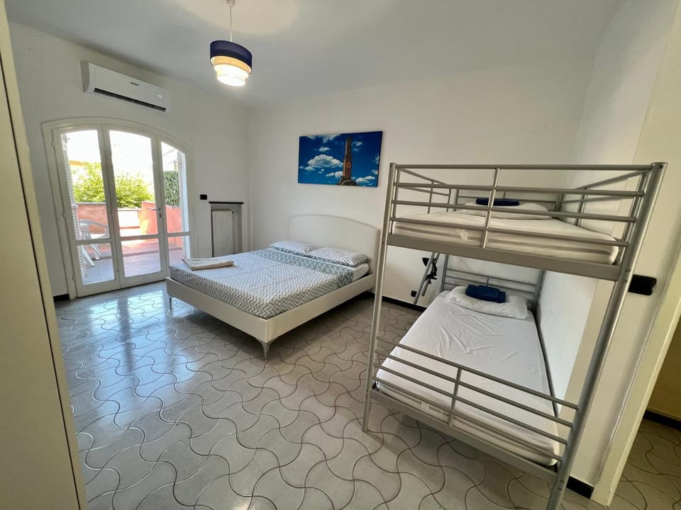 Bed, Bedroom, bunk bed
