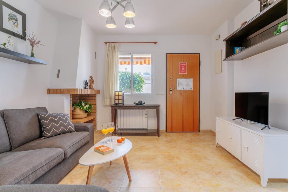 Communal lounge/ TV room, TV and multimedia, Living room