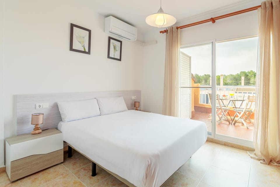 Bed, Balcony/Terrace, Bedroom, air conditioner