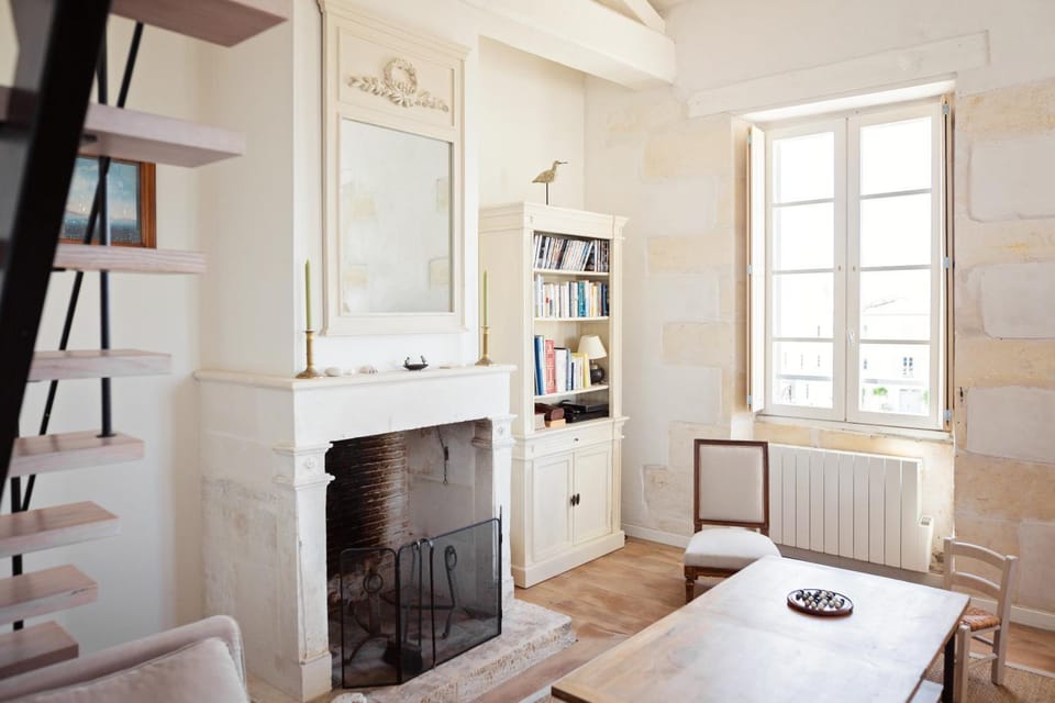 XVIII Century Gem With Magnificent Views Of The Harbour with a private garage Apartment in Saint-Martin-de-Ré
