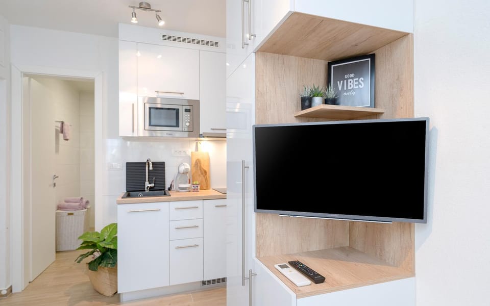 TV and multimedia, Kitchen or kitchenette