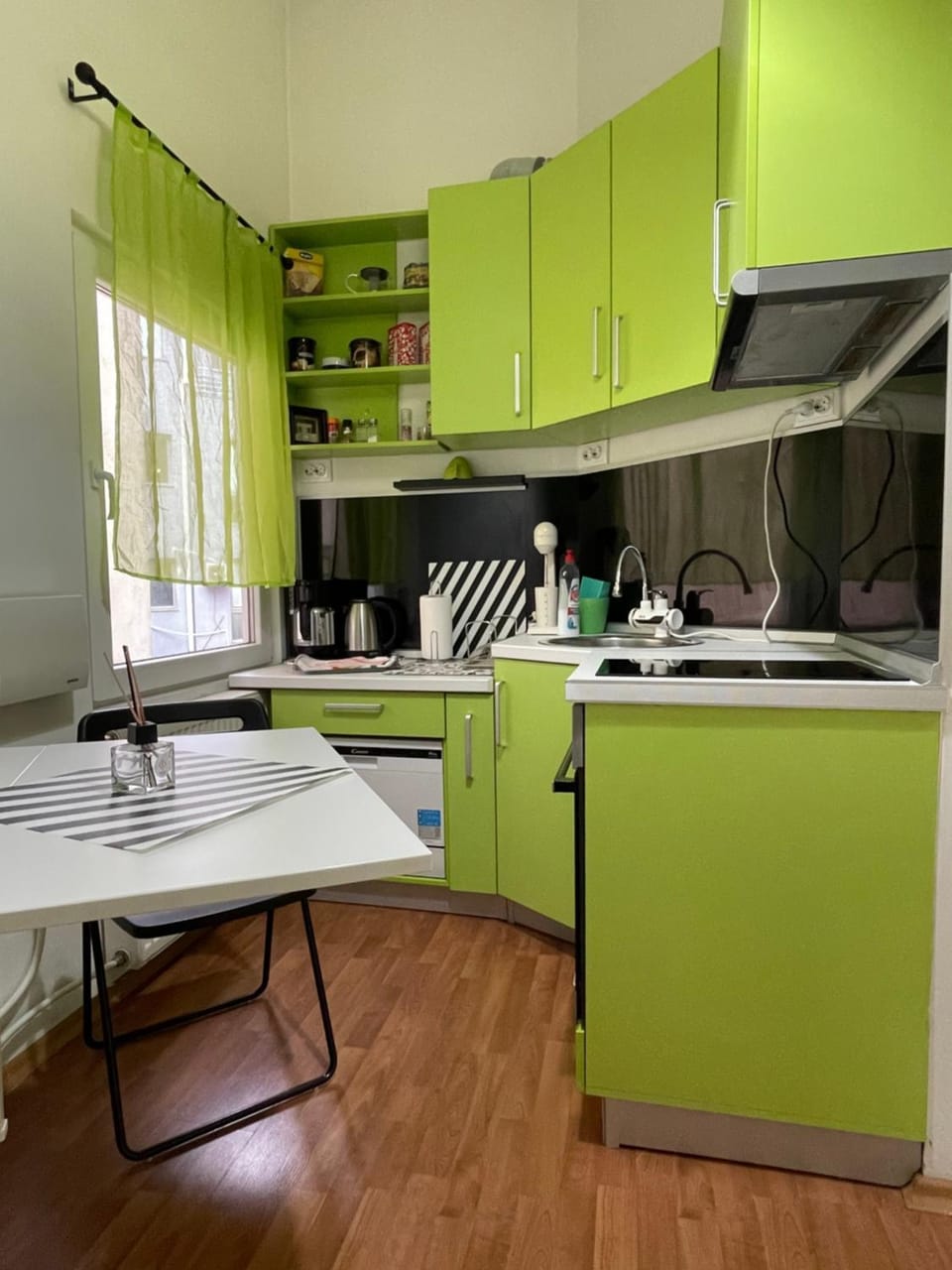 Kitchen or kitchenette, dishwasher, pet friendly, stove