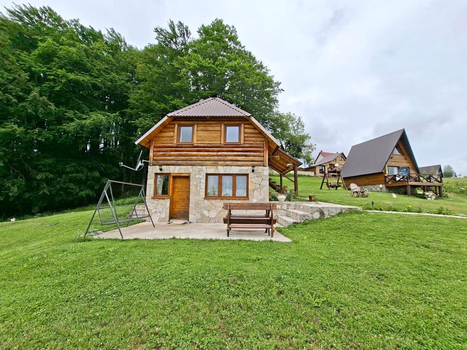 Brvnara Iskra Smrcevo brdo Chalet in Montenegro