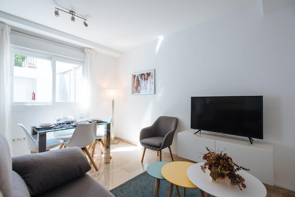TV and multimedia, Living room, Dining area