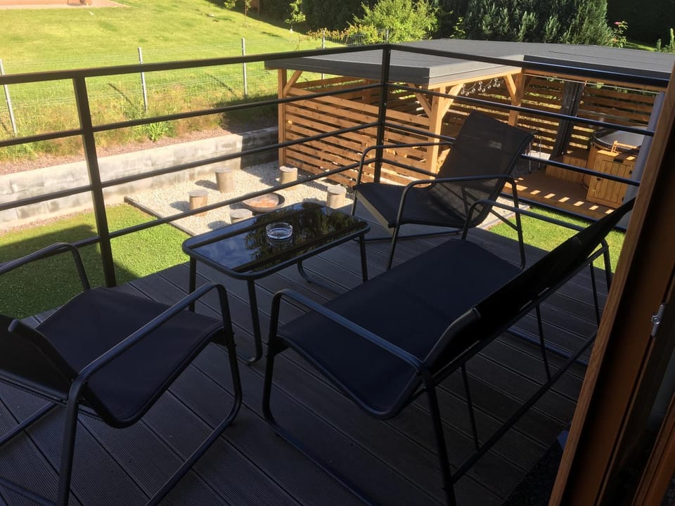 Garden, Balcony/Terrace