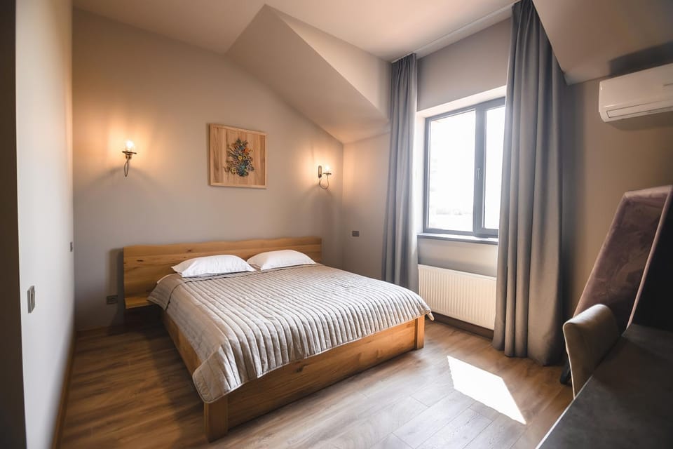 Bed, Photo of the whole room, Bedroom, air conditioner