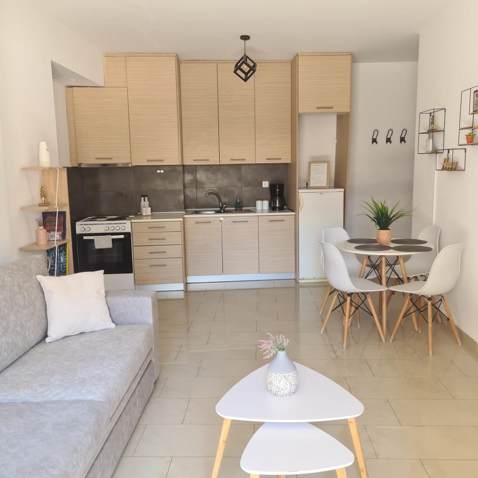 Kitchen or kitchenette, Seating area