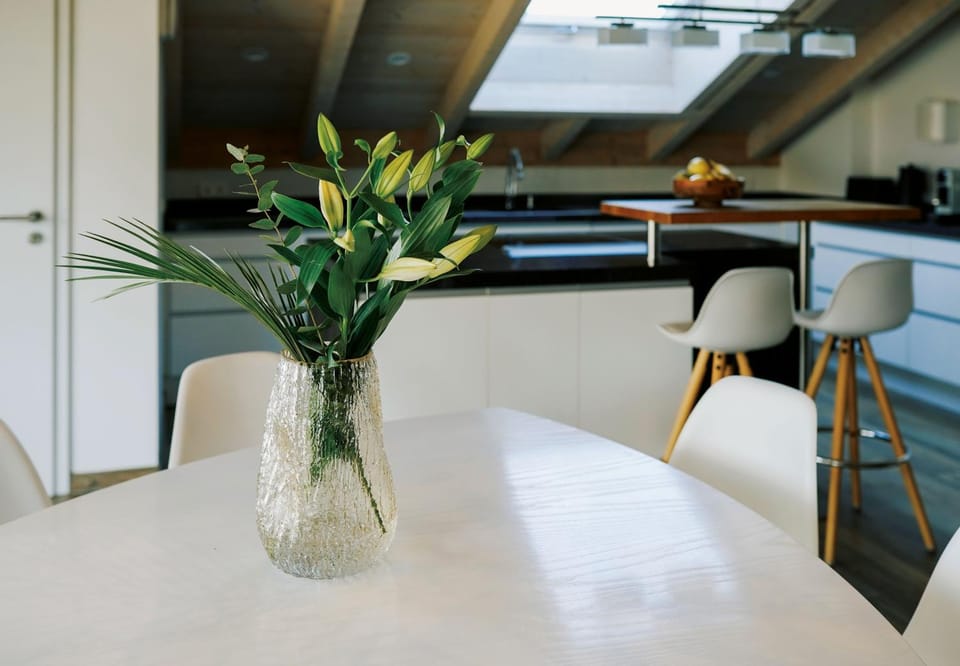 Dining area, kitchen