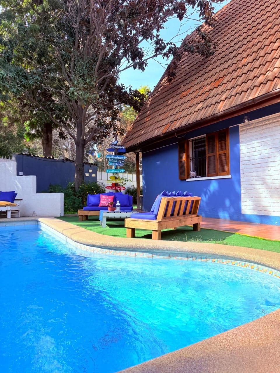 Property building, Day, Garden, Garden view, Pool view, Swimming pool, sunbed