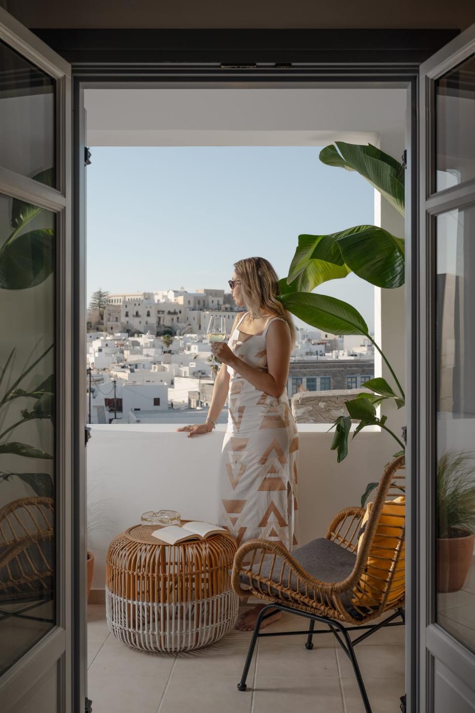 People, View (from property/room), Balcony/Terrace
