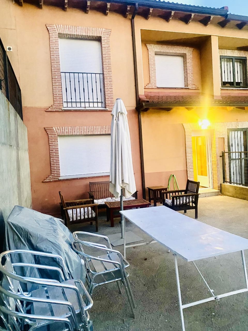 VUT LA TABERNA I House in Extremadura, Spain
