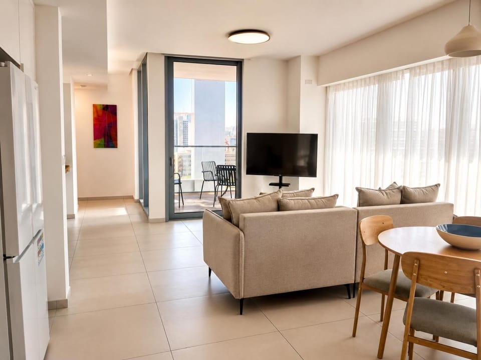 Sarona Summit - Luxury & Spacious 3BD with parking & Balcony Apartment in Tel Aviv-Yafo