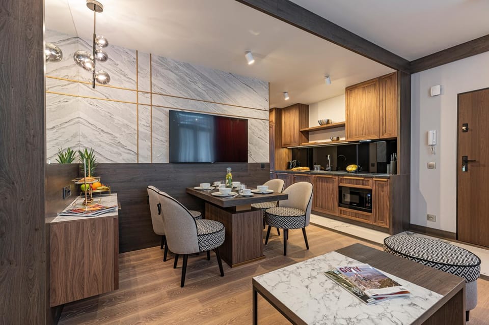 Living room, Seating area, Dining area