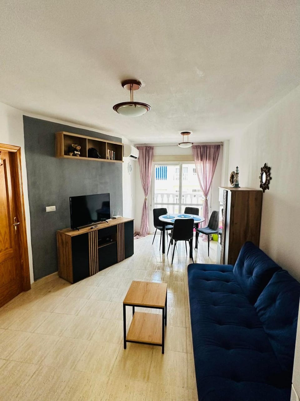 TV and multimedia, Living room, Seating area, Dining area, air conditioner