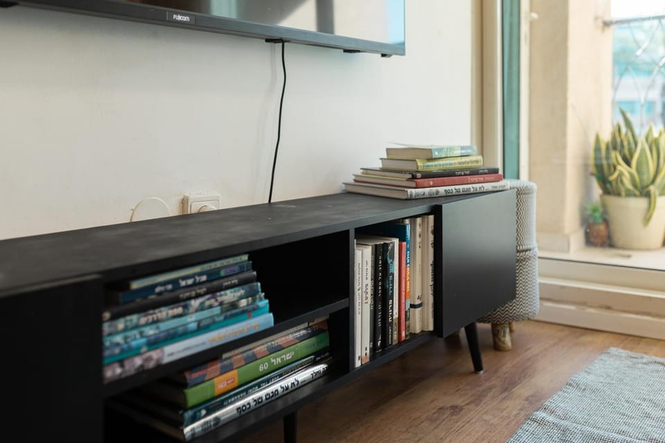 Library, Living room