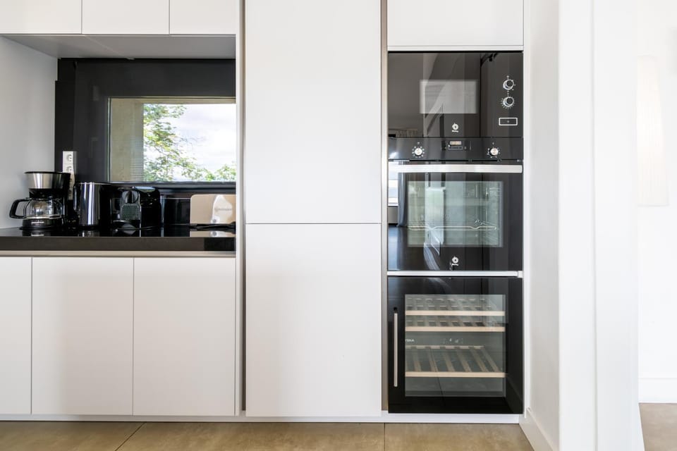 Kitchen or kitchenette, Living room