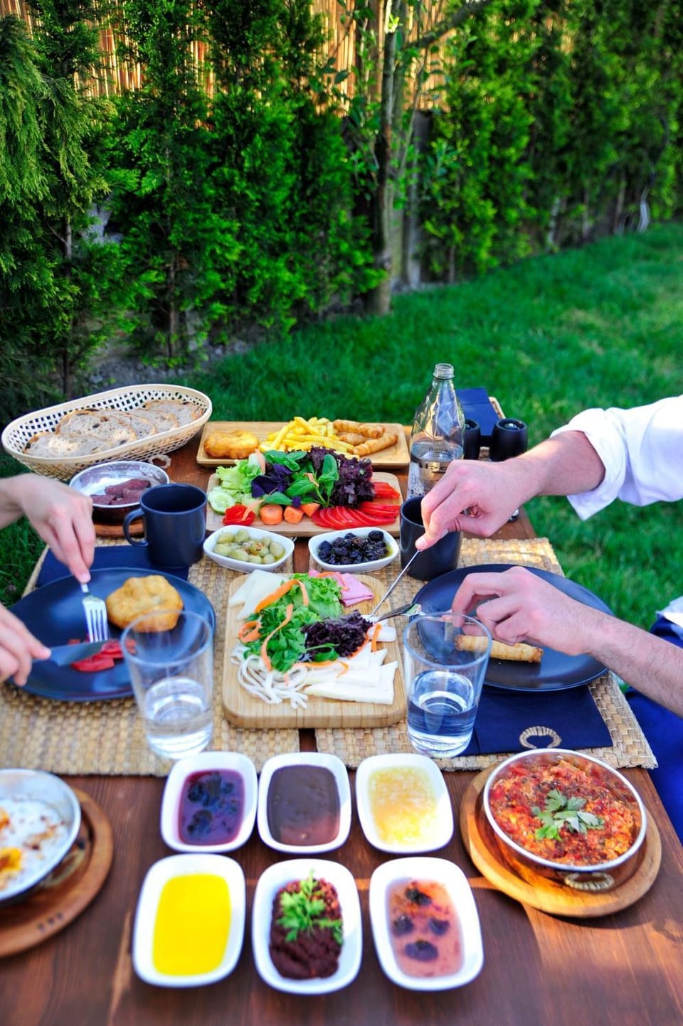 Garden, Breakfast