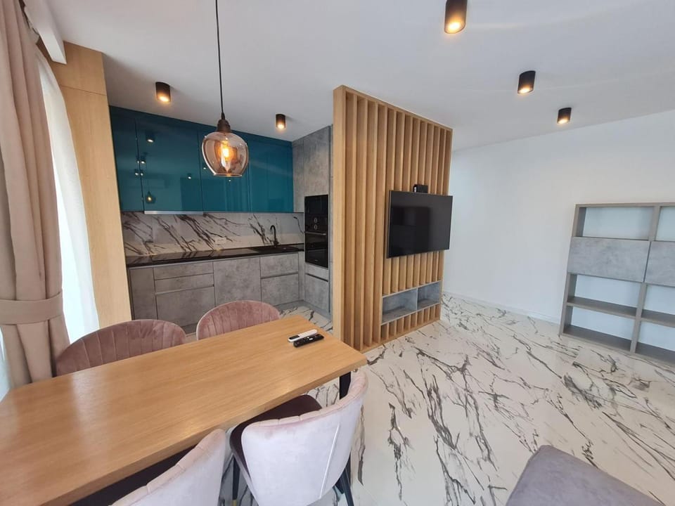 TV and multimedia, Kitchen or kitchenette, Dining area