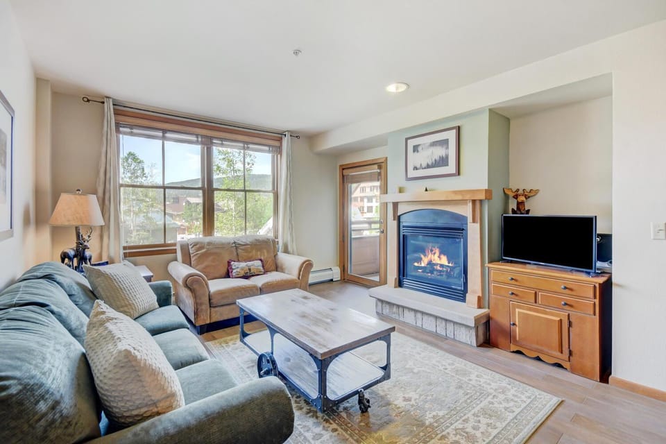 Living room, Living room, Mountain view, Mountain view