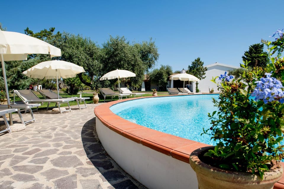 Pool view, Swimming pool, sunbed