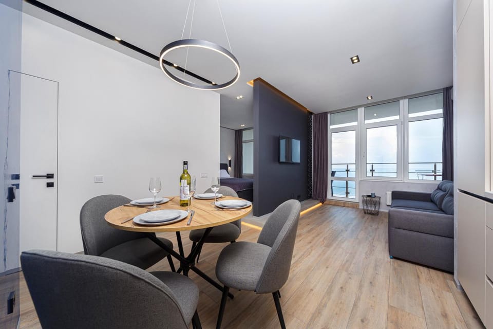 Seating area, Dining area
