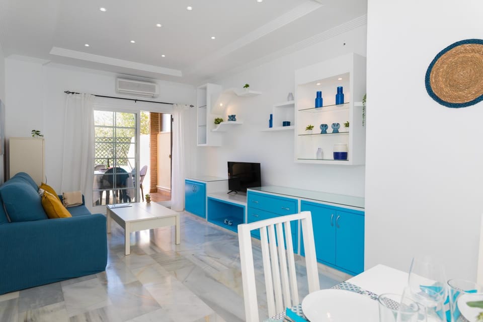 TV and multimedia, Living room, Dining area