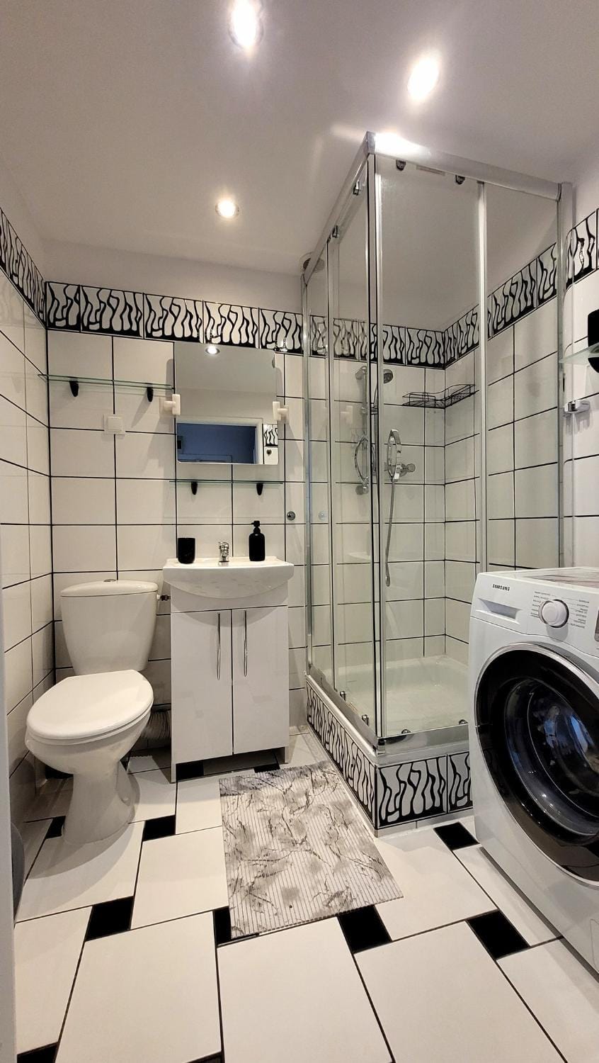 Shower, Toilet, Bathroom, washing machine