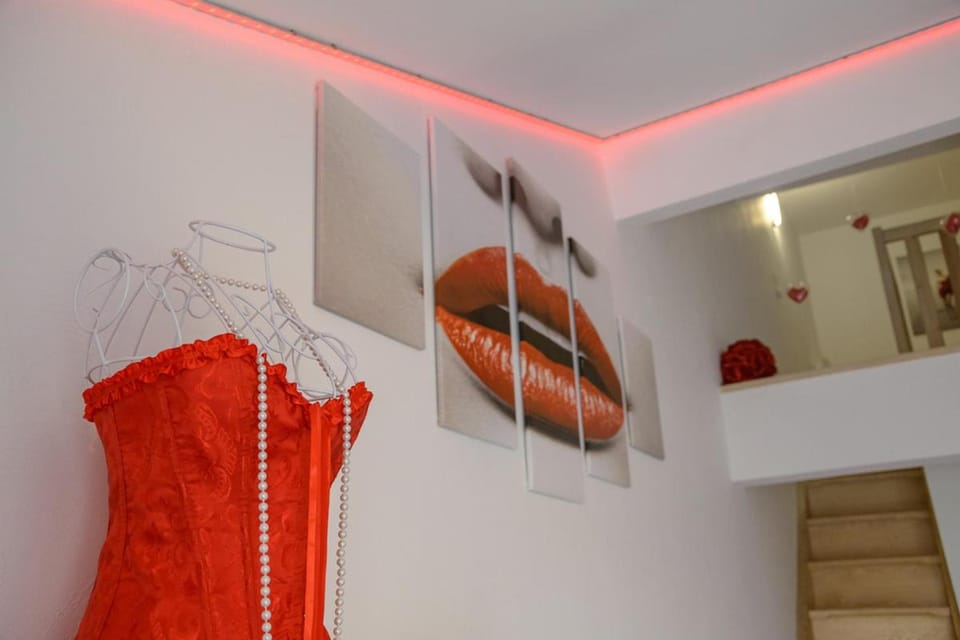 Love Room - Suite romantique avec spa privatif Apartment in Auvergne-Rhône-Alpes