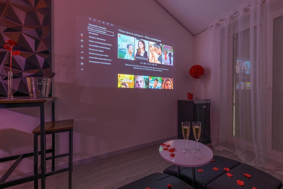 Love Room - Suite romantique avec spa privatif Apartment in Auvergne-Rhône-Alpes