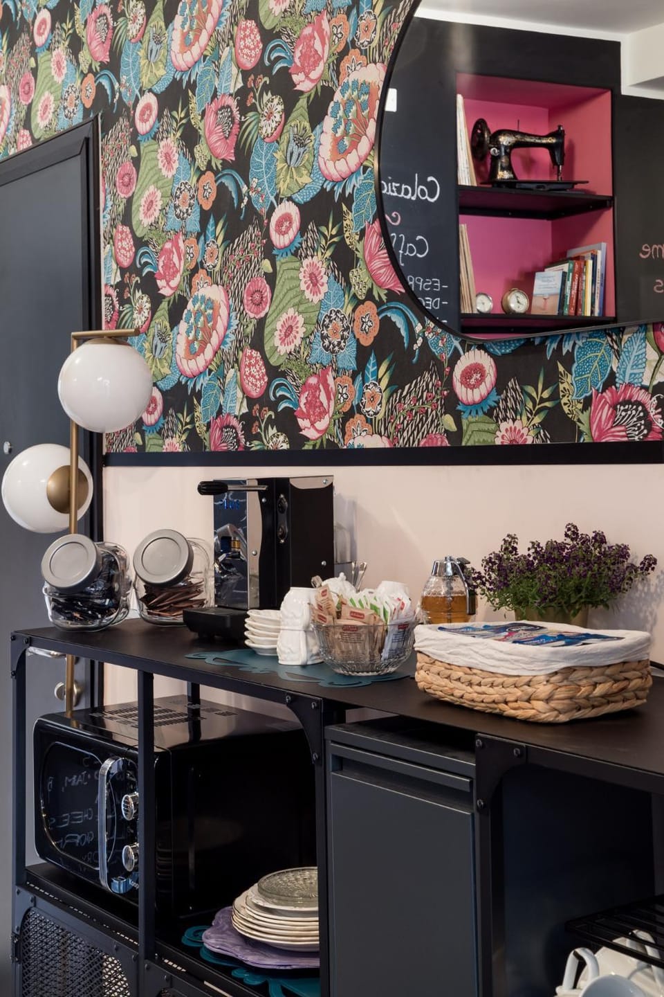 Coffee/tea facilities, Breakfast